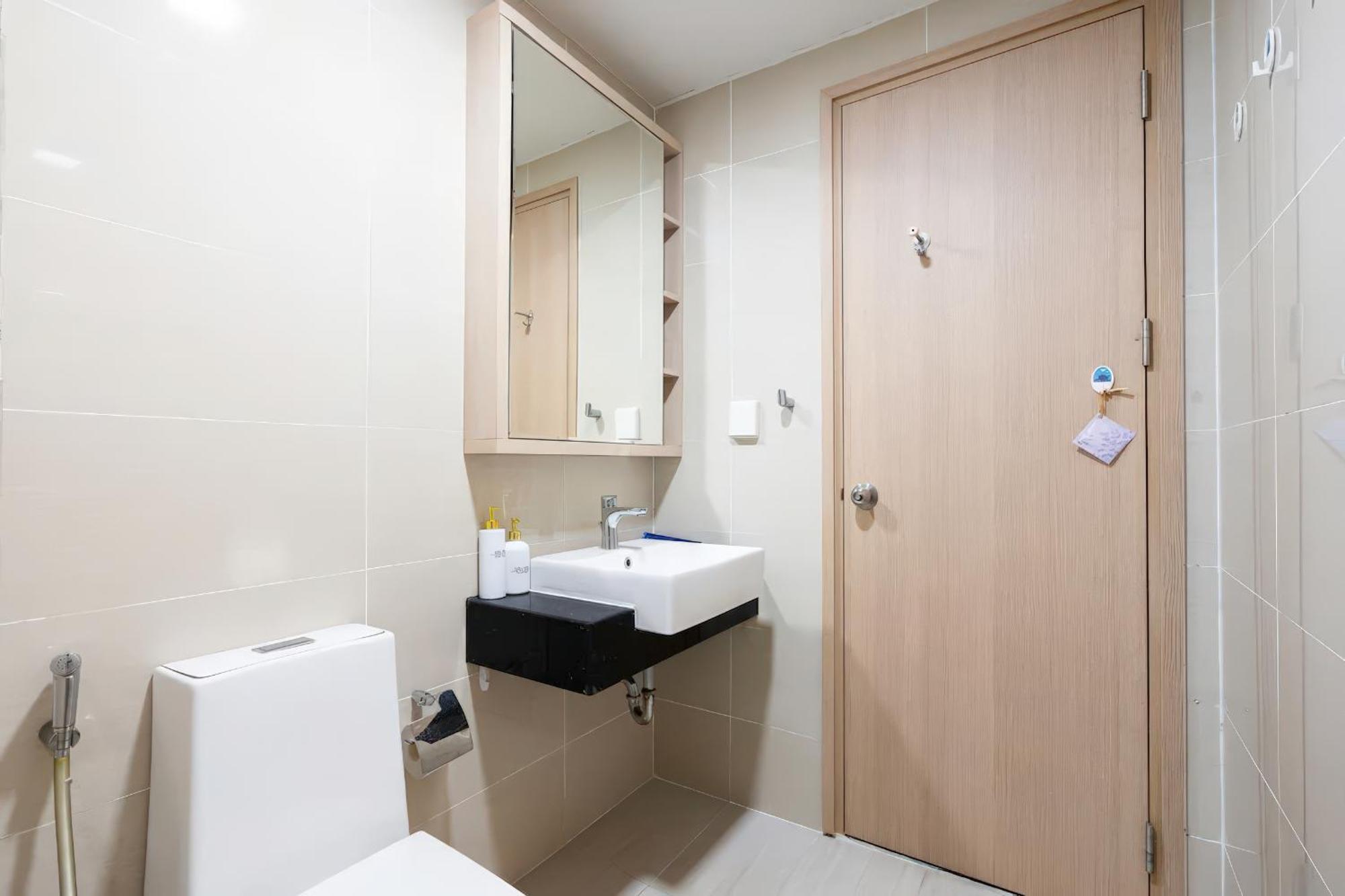 Rainbow Sky Center Tsn Airport Apartment